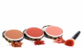 Afinar o rosto com maquiagem. É possível?